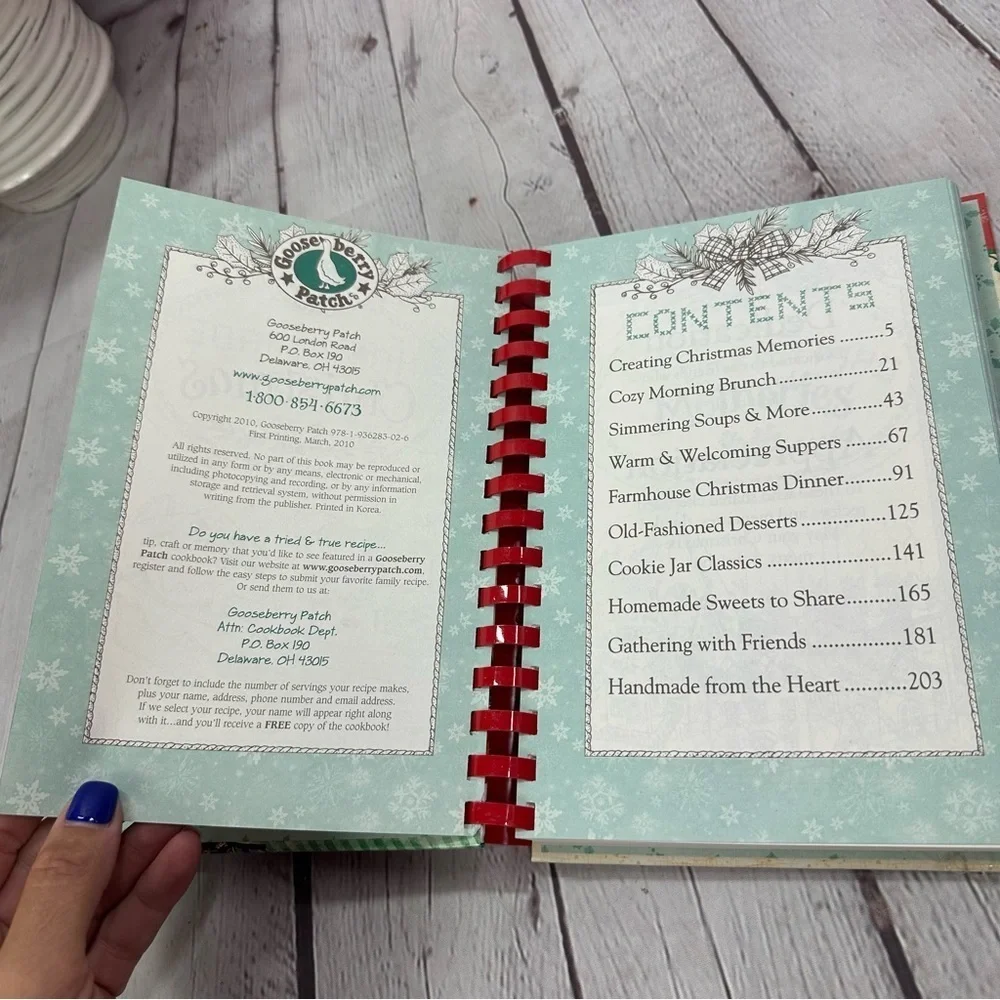 vintage Gooseberry Patch Homemade Christmas Cookbook hardcover spiral bound